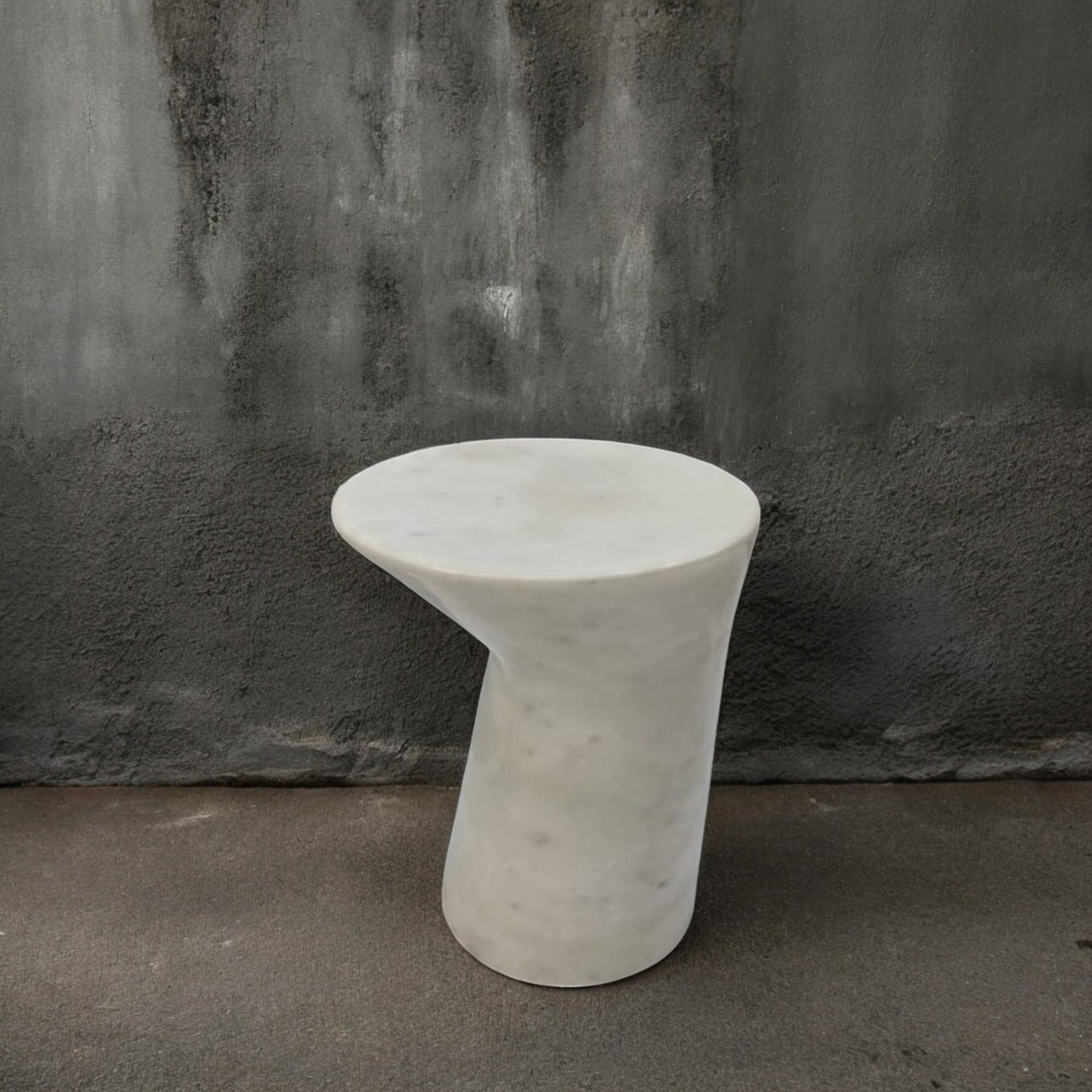 Clumpy Sidetable - ipse ipsa ipsum