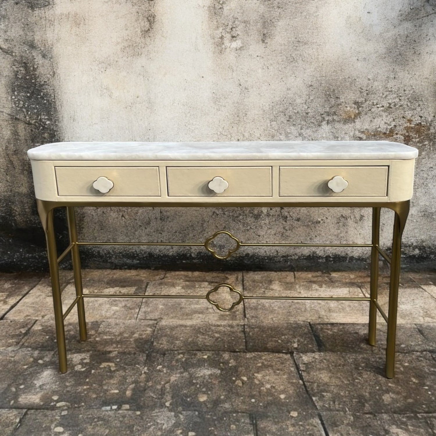 Long Straits Console