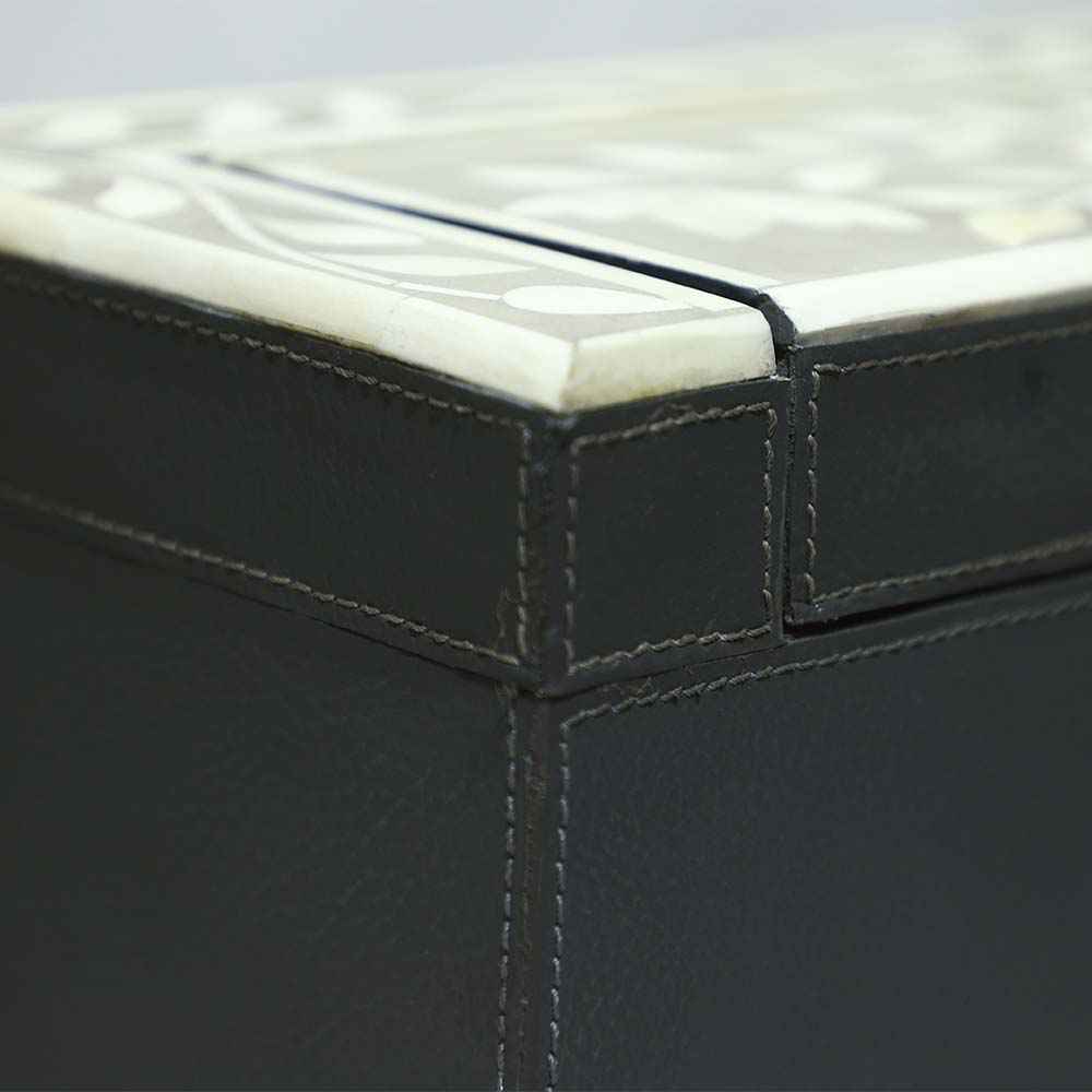 3-in-1 Console - ipse ipsa ipsum