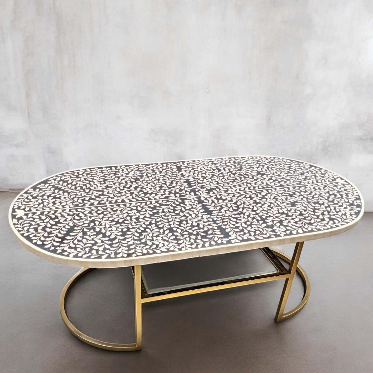 B&W Oval Dining Table - ipse ipsa ipsum
